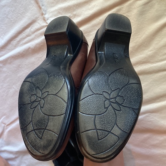 Clarks Grasp High Work Slip-On Shoes - Picture 11 of 11
